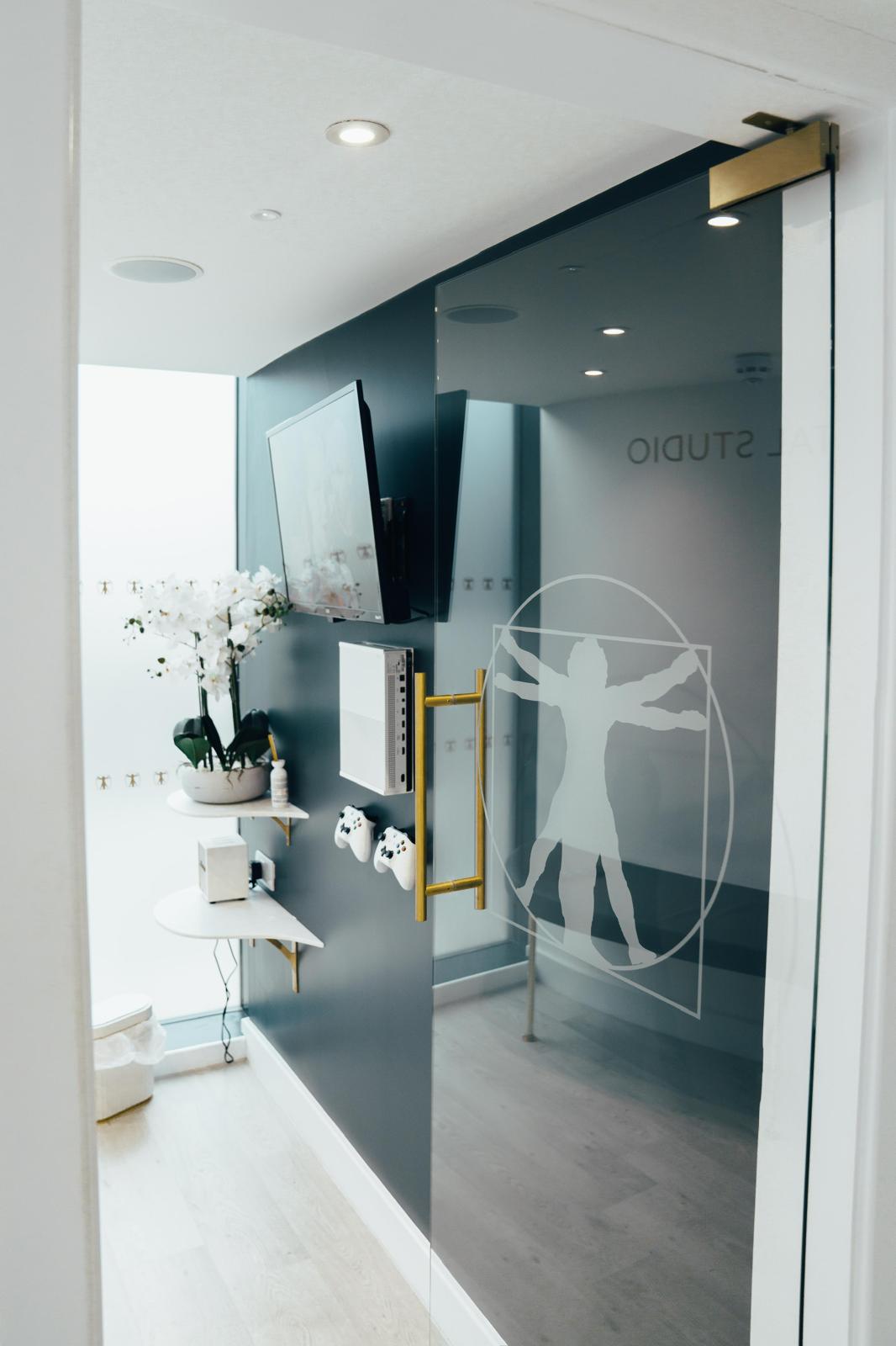 Calm studio environment inside Vitruvian